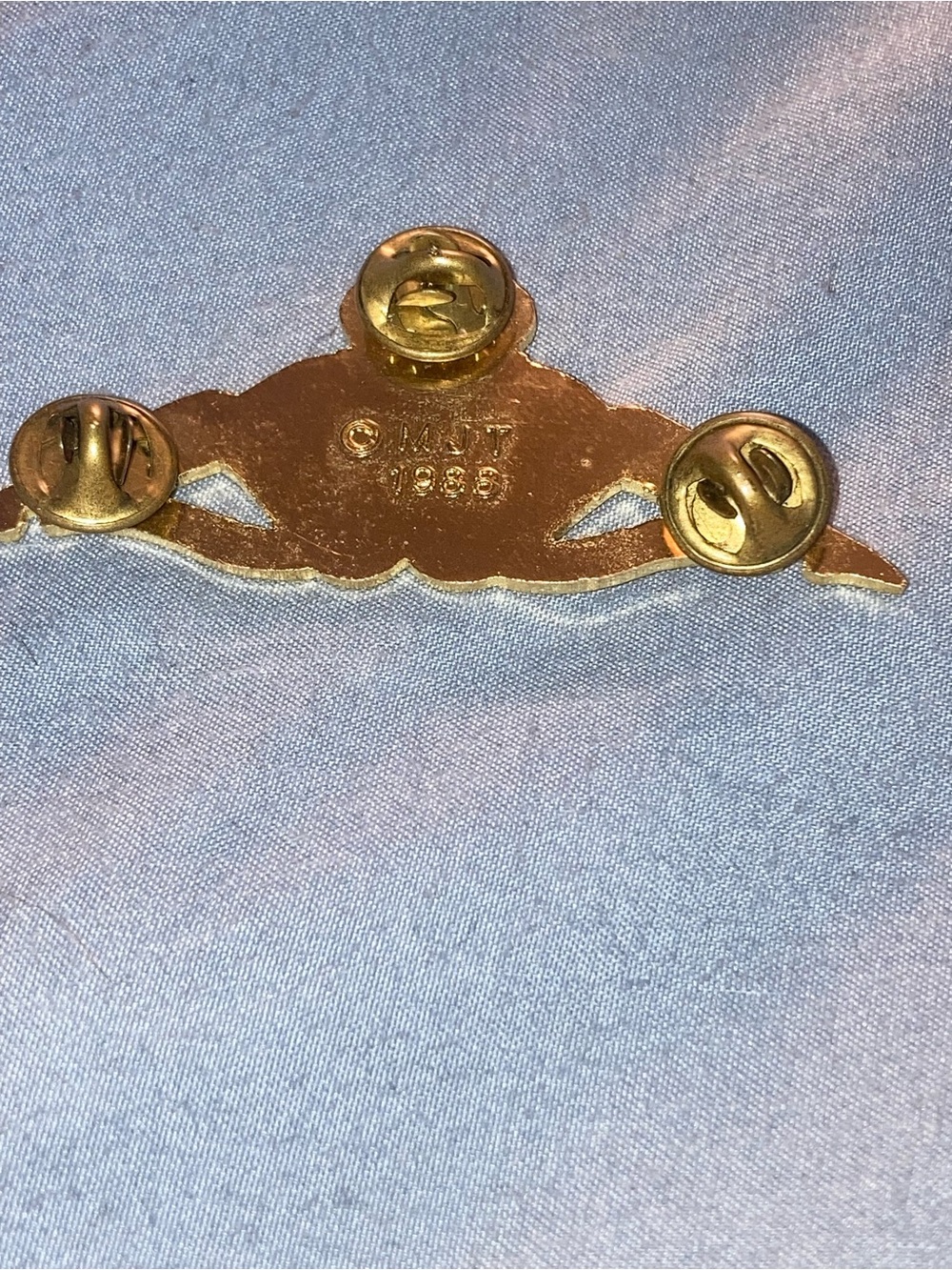Vintage Divers Decorative Brooch - Gold Tone Color - Picture 3 of 3